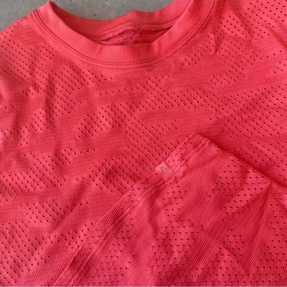 Lululemon Hot pink Salmon coral camo mesh pattern athletic top